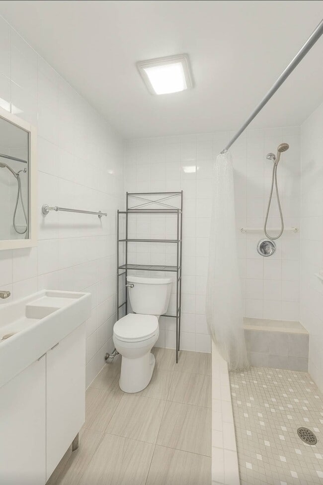 Building Photo - 8540 SW 16th St Rental
