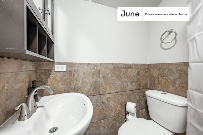 Photo - Room in Shared 3 bed/2 bath home Unit B