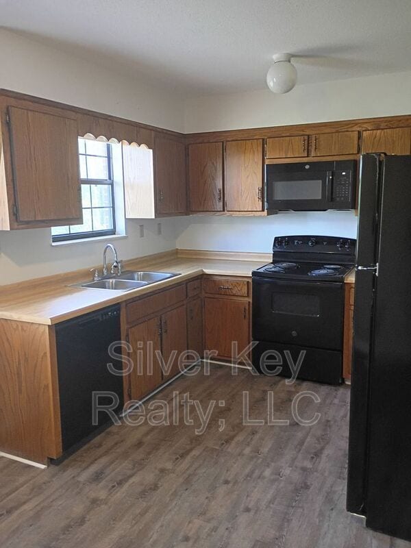 Photo - 823 Englewood Rd Unit 10