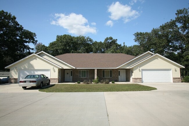 Building Photo - N3653 WI-25 Unit N3655
