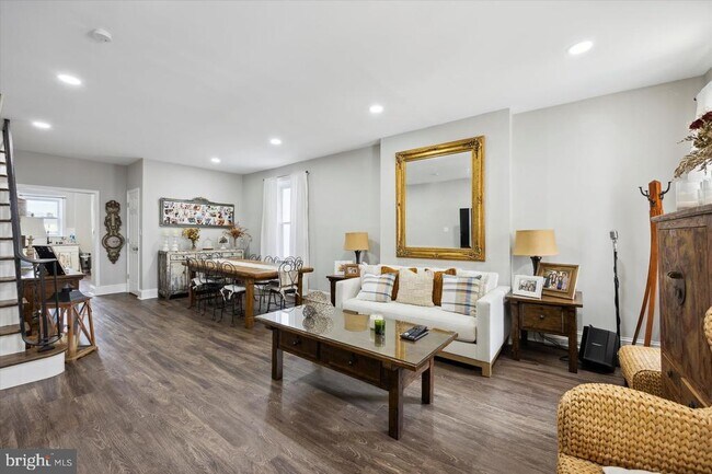 Photo - 443 Depot St