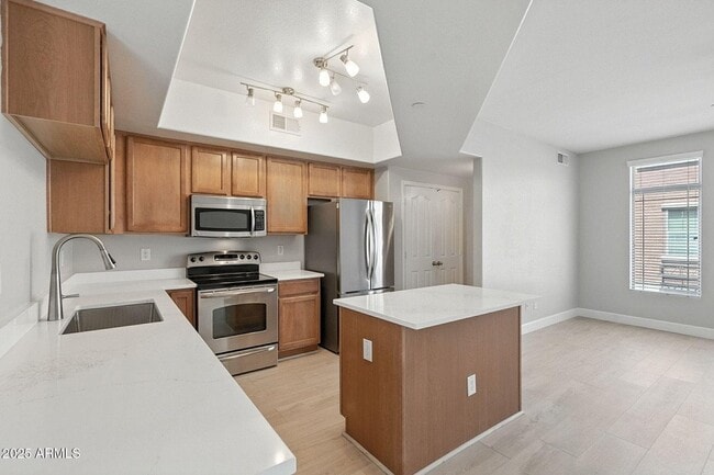 Photo - 900 S 94th St
