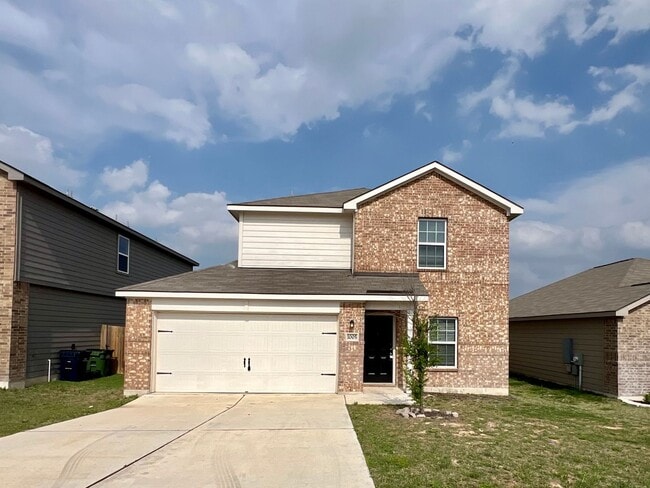 Photo - 3 bedroom, 2.5 bath house for lease!