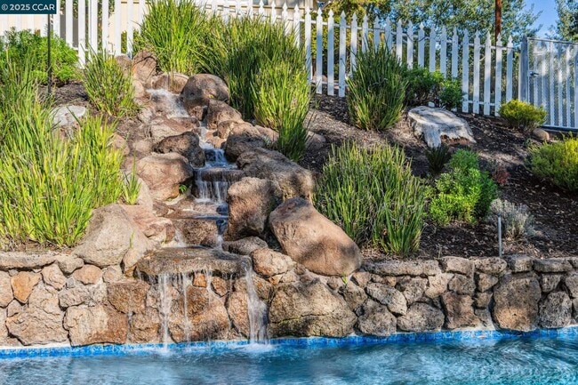 Photo - 521 El Pintado Rd