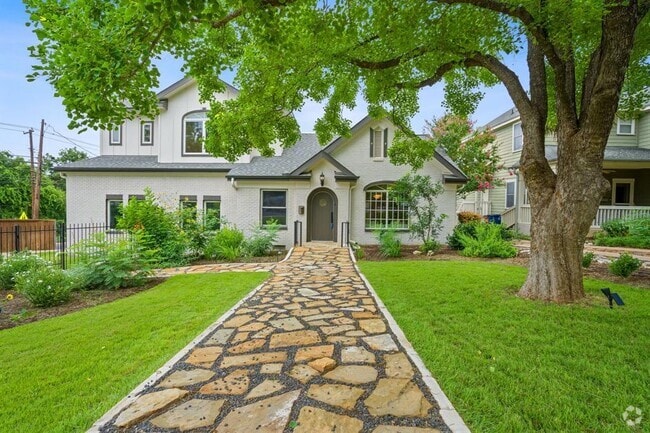 Building Photo - 2110 Travis Heights Blvd Rental