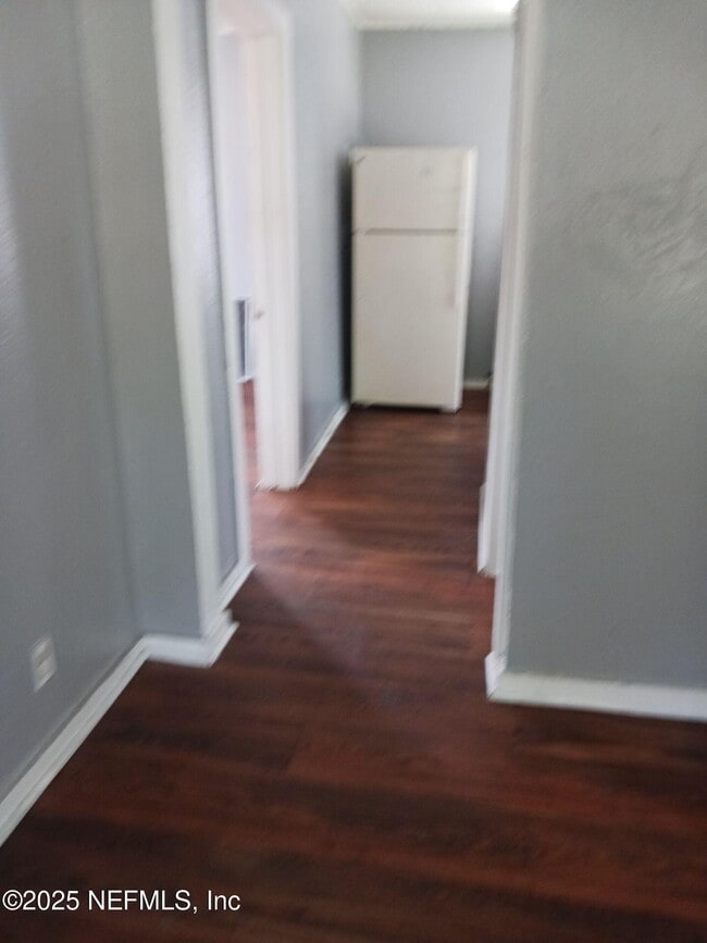 Photo - 1243 W 25th St