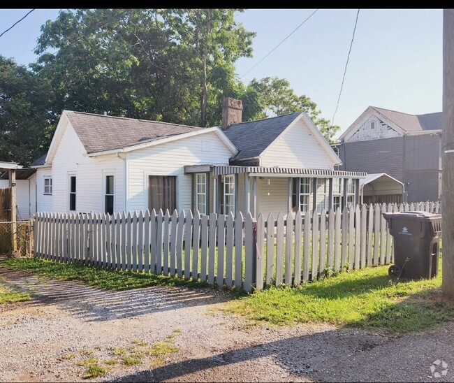 Building Photo - 1614 Brown Ave Rental