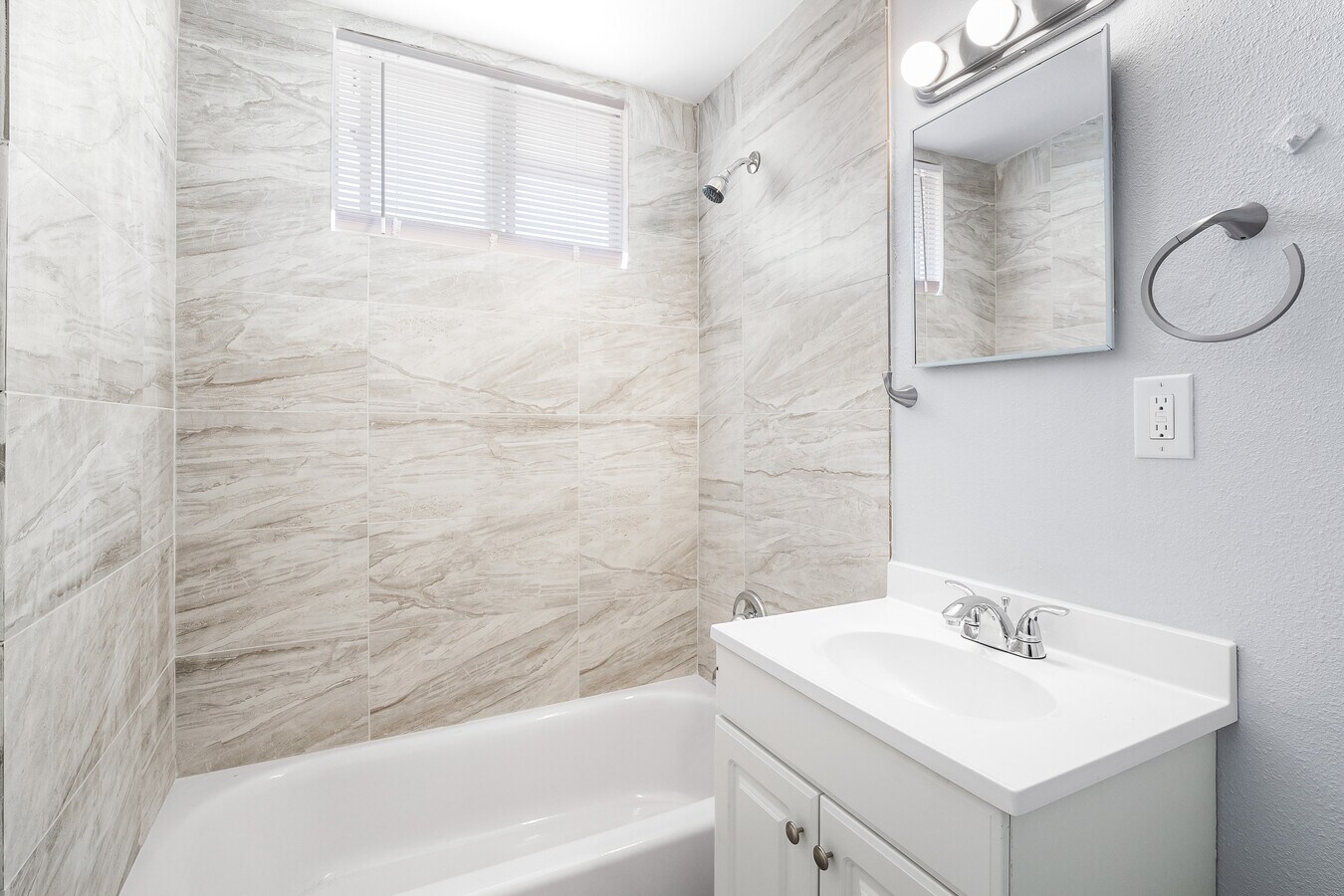 Photo - 24182 Tamarisk Ave