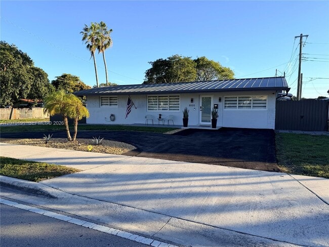 Building Photo - 8100 Taft St