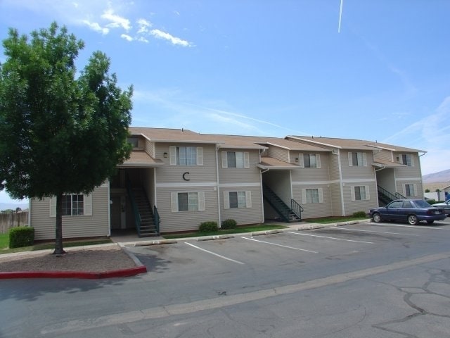 Sierra Pointe Apartments