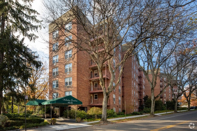 Photo - Wellesley Gardens Apartments