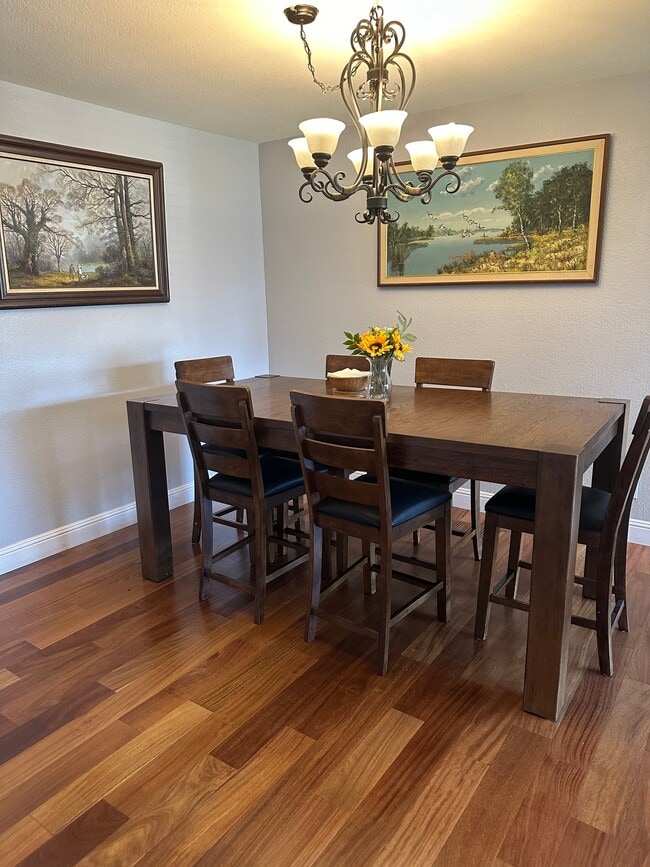 Photo - 8xxx Cornwall Pl