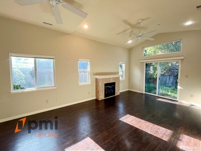 Photo - 891 Merle Ave