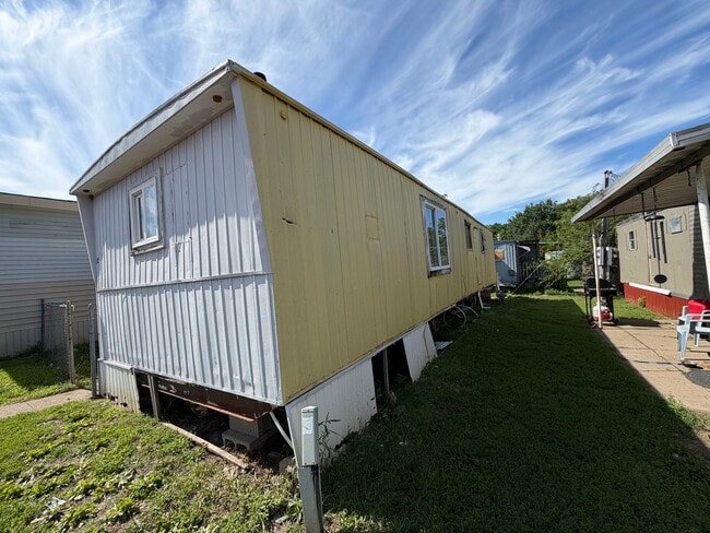 Photo - 2825 SE 14th St