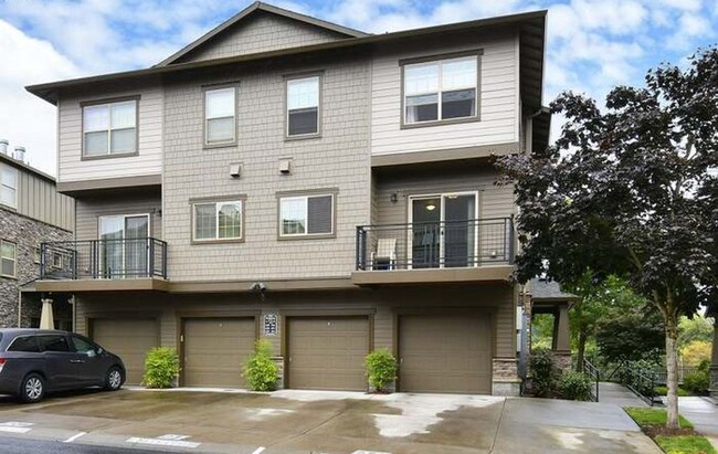 Modern 2 bedroom Town Home-Condominium w/ ... - Modern 2 bedroom Town Home-Condominium w/ ...