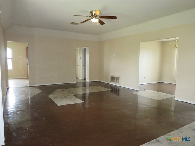 Photo - 3500 Viewcrest Dr