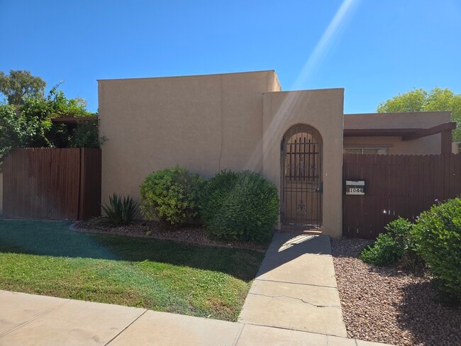 Building Photo - 1044 E Pueblo Rd Rental