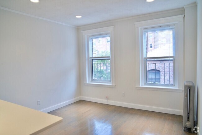 Building Photo - 32 Queensberry St Unit 9 Rental