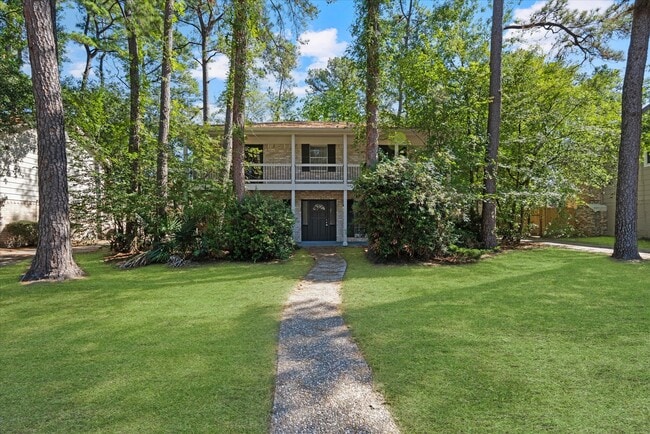 Building Photo - 3811 Woodbriar Dr