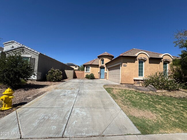 Building Photo - 30254 W Earll Dr Rental