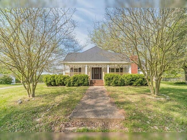 Photo - 7680 Jefferson River Rd