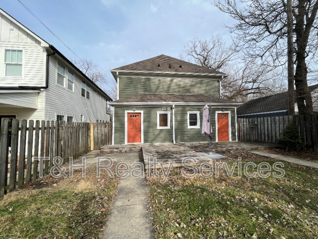 Photo - 1529 Sturm Ave