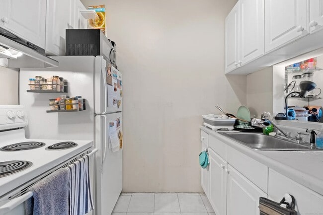 Photo - 275 Dwight St