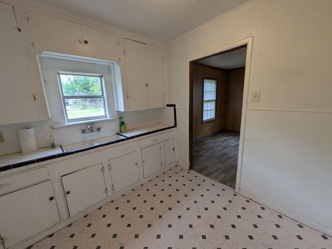 Photo - 2125 Earl St