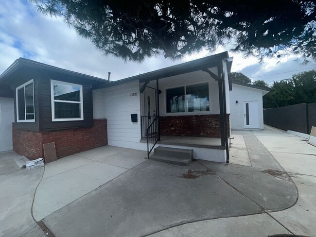 Building Photo - Beautiful newly renovated 3-bedroom, 2-bath home available now in Westminster. Paid Utilities