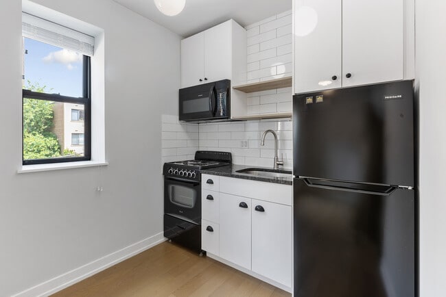 Photo - 6019 N Winthrop Ave