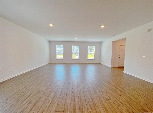 Photo - 117 Goshawk St