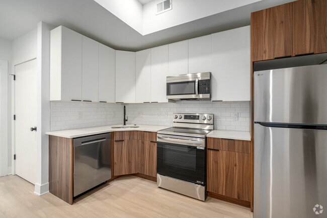 2BR, 2BA - 969SF - Kitchen - 4408 Lancaster Ave Apartments