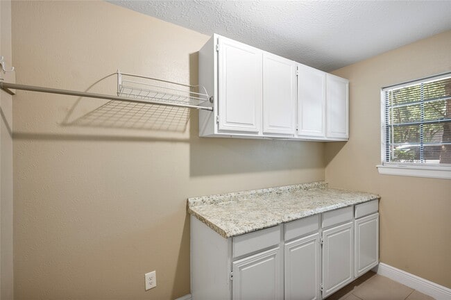 Photo - 19 Kearny Brook Pl