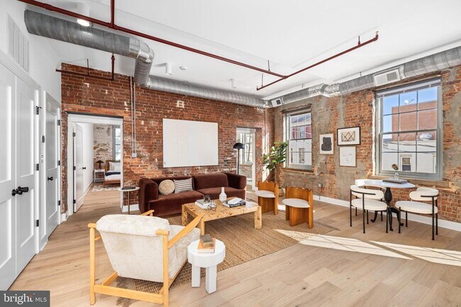 Photo - 901 King St Unit 202