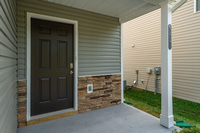 Photo - Newer Construction rental in Kingsport 3 b...