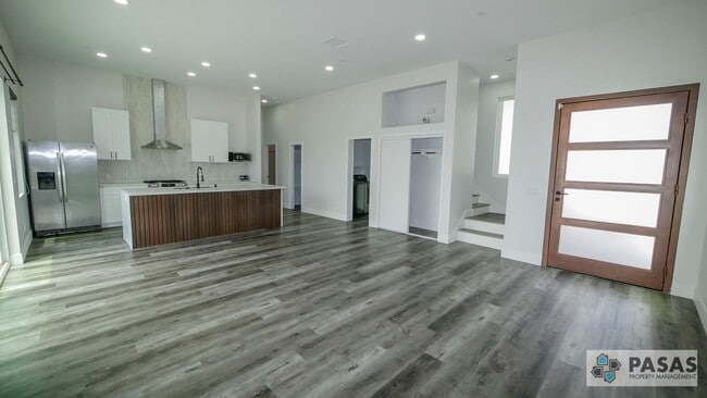 5535-5539 Potomac St. - 5539