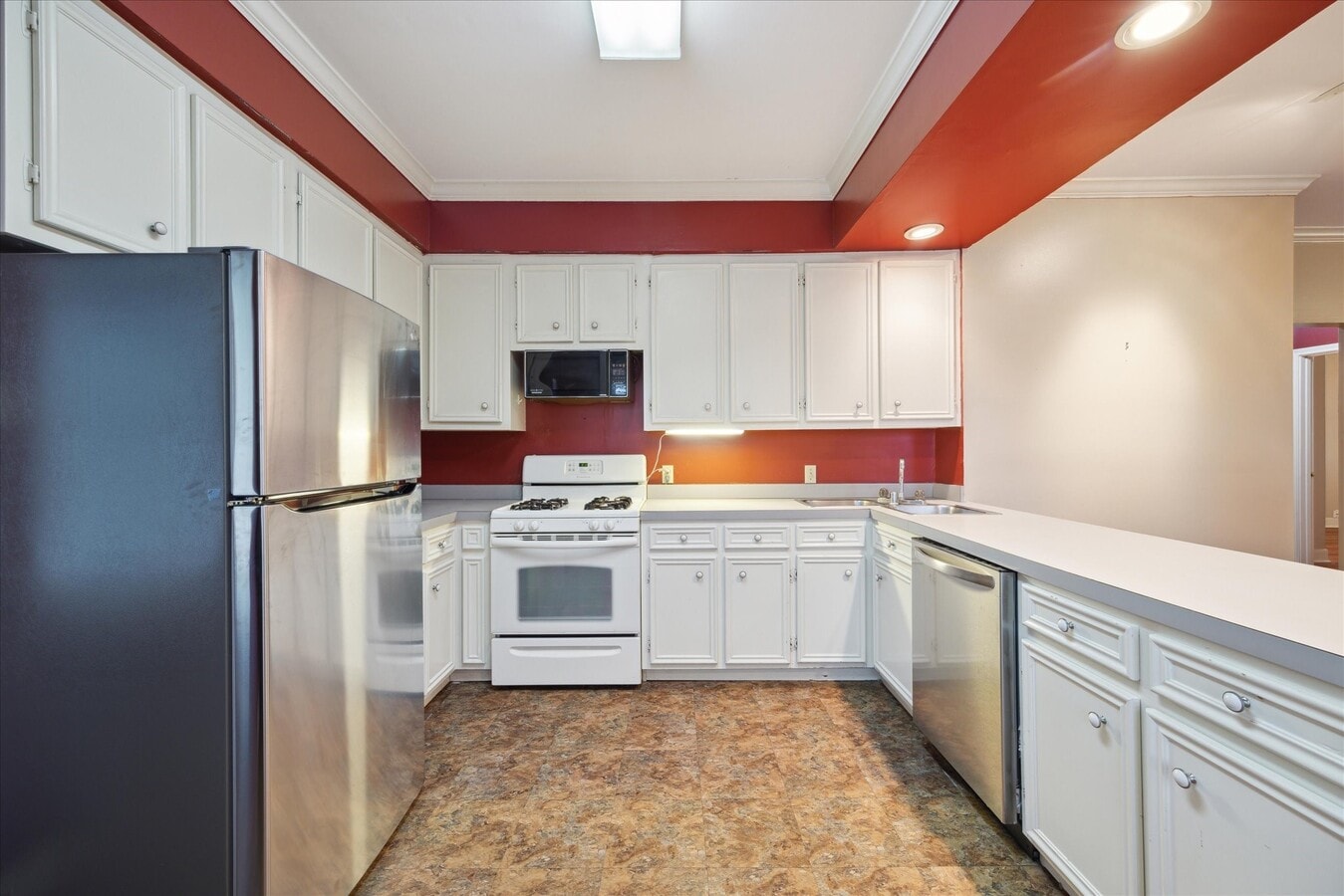 Photo - 321 W 13th St