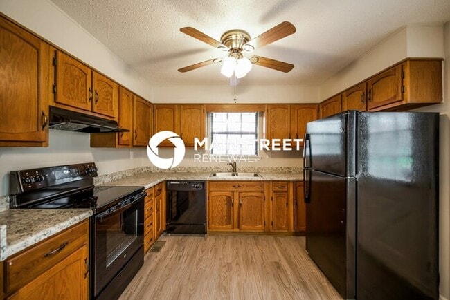 Photo - 3 Bedroom Pet-Friendly Home in MCCALLA, AL with Main Street Renewal