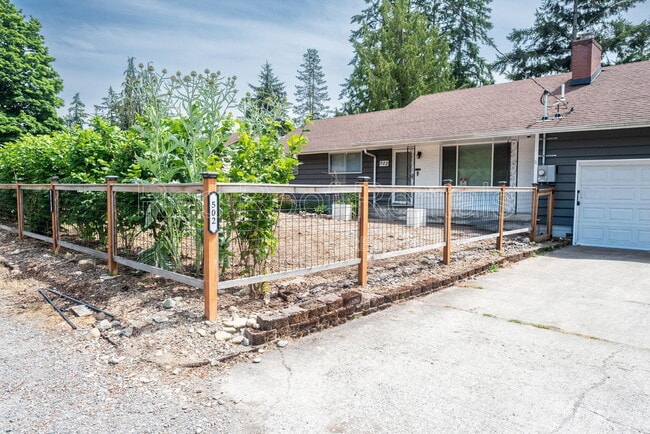 Photo - 502-138 138 St E