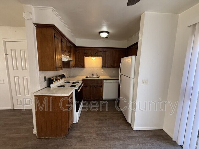 Photo - 4704 S Darlington Ave