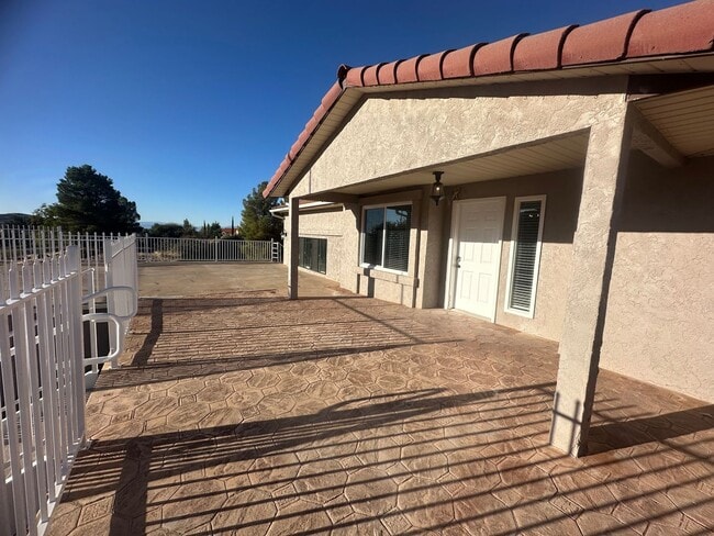 Photo - Quiet neighborhood, 3 bedroom, 2 bath home...