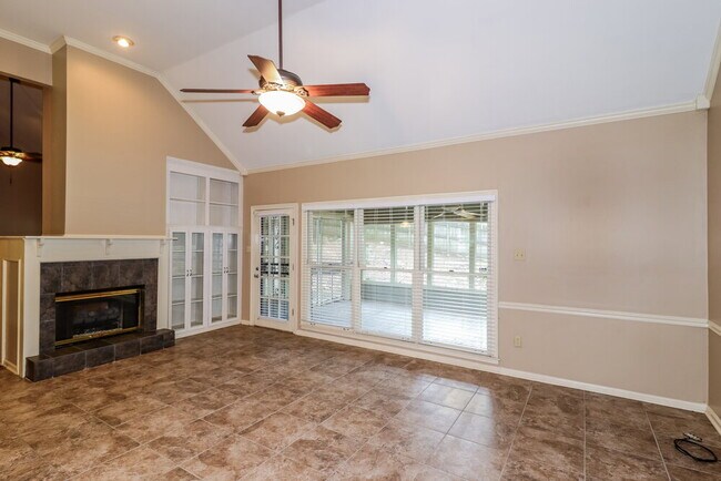 Photo - 2279 Hickory Path Dr