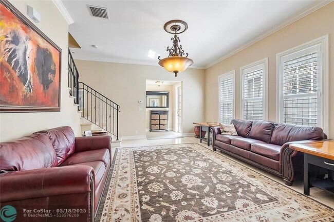 Photo - 423 SW 16th St Townhome