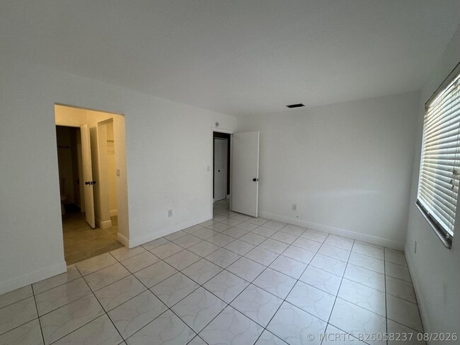 Photo - 5335 NW 5th St