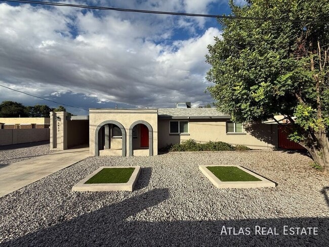 Photo - 3412 W Orangewood Ave