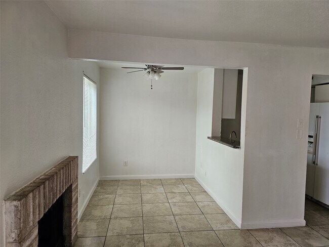 Building Photo - 12627 Ashford Meadow Dr Unit A Rental