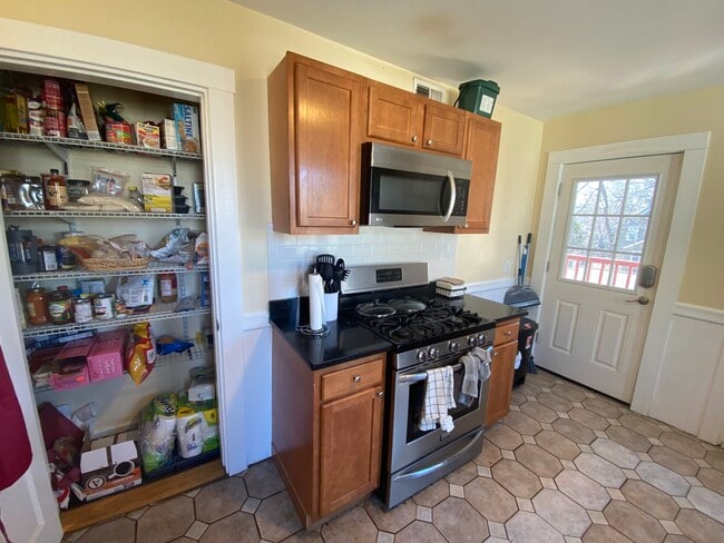 Photo - 174 Elm St Unit 2