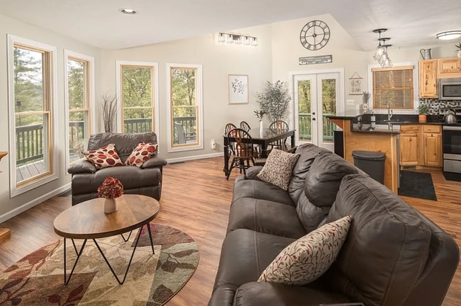 Photo - 830 W Tweetsie Ln