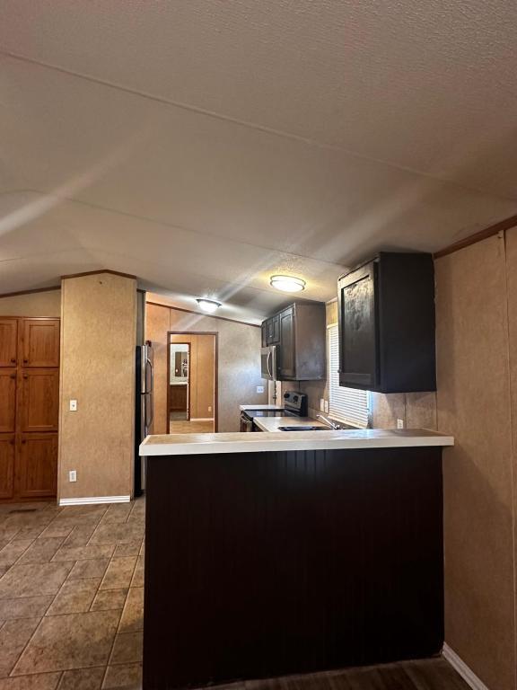 Photo - 886 Clark St