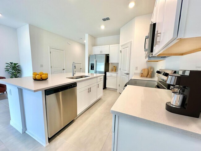 Photo - Stylish 3Bedrooms 2.5Bath townhome-living ...